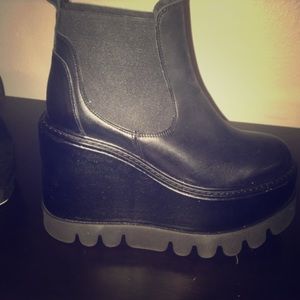Brand New Current Mood Platform Chelsea Booties